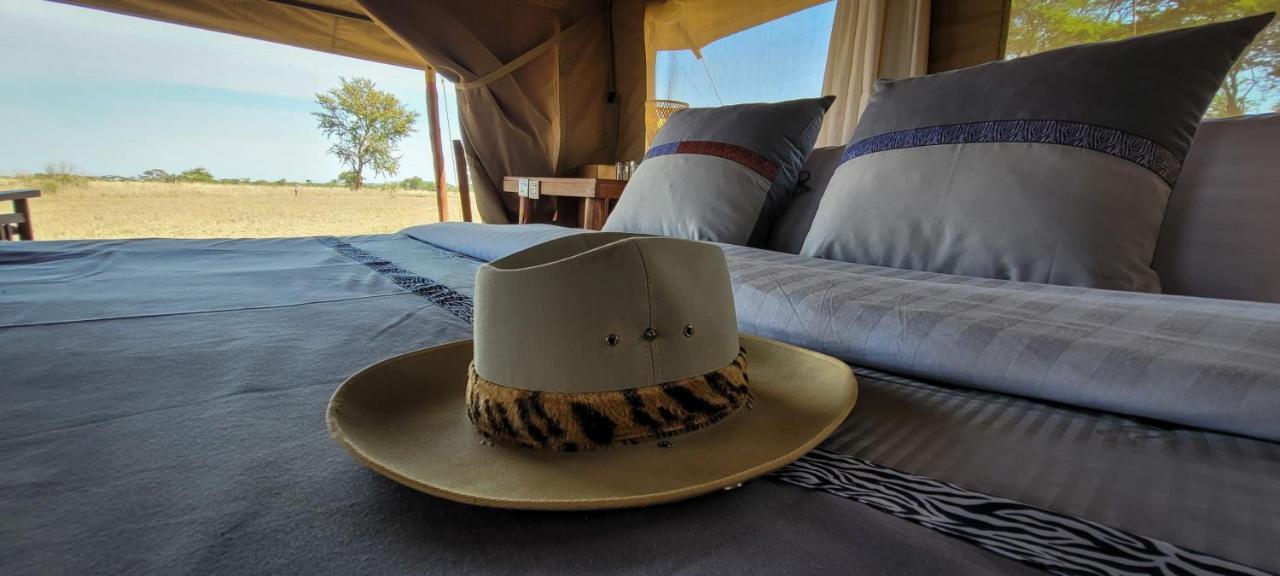 Hotel Zawadi Camp Serengeti-Savanne Exterior foto
