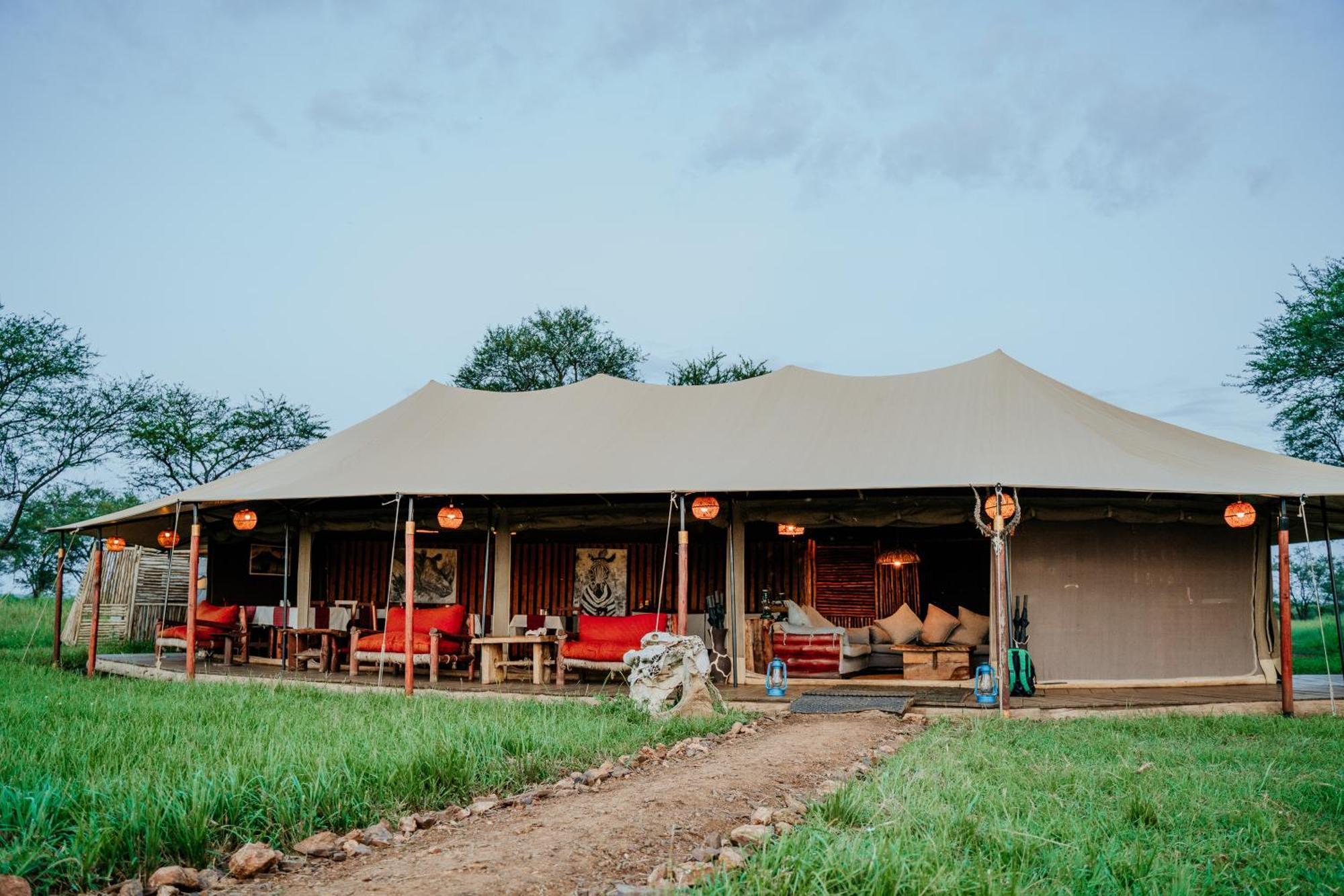 Hotel Zawadi Camp Serengeti-Savanne Exterior foto